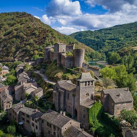 Hotel Restaurant Le Relays Du Chasteau - Logis Hotel Brousse-le-Chateau المظهر الخارجي الصورة