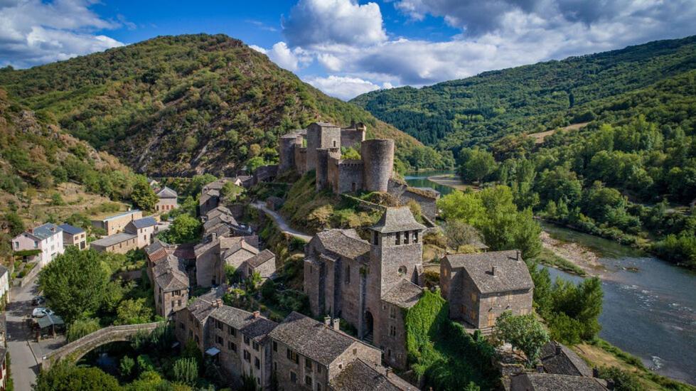 Hotel Restaurant Le Relays Du Chasteau - Logis Hotel Brousse-le-Chateau المظهر الخارجي الصورة