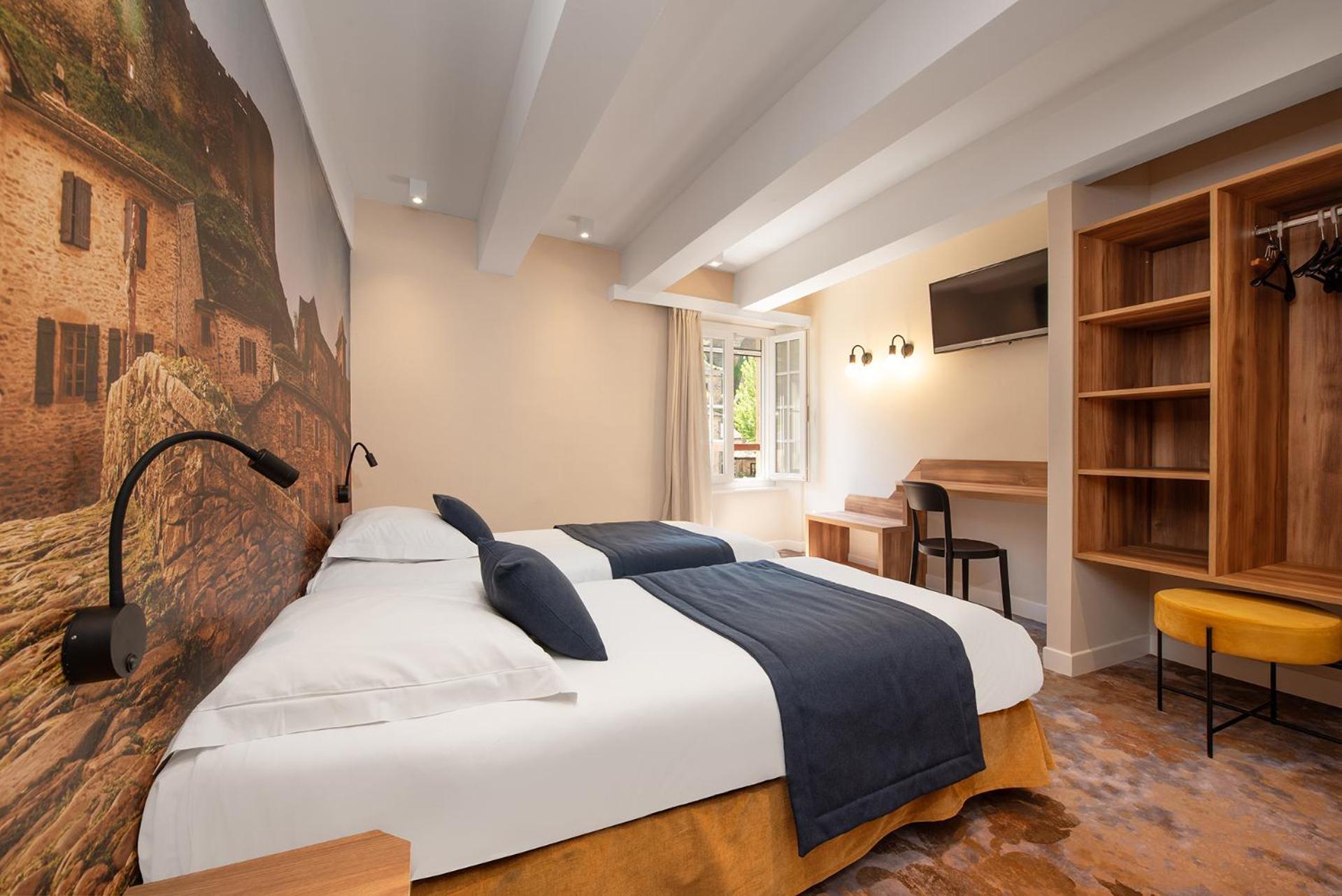 Hotel Restaurant Le Relays Du Chasteau - Logis Hotel Brousse-le-Chateau المظهر الخارجي الصورة