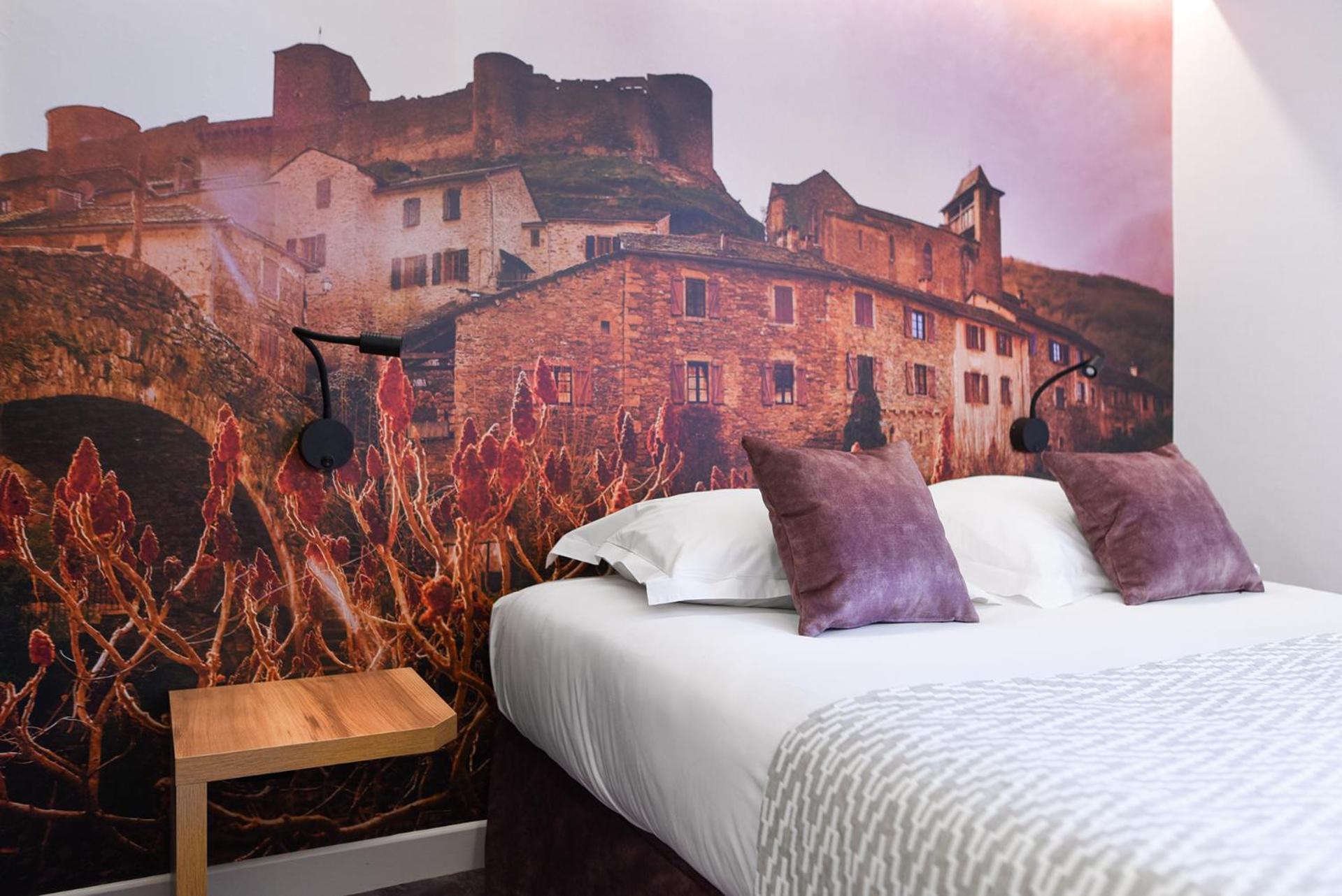 Hotel Restaurant Le Relays Du Chasteau - Logis Hotel Brousse-le-Chateau المظهر الخارجي الصورة